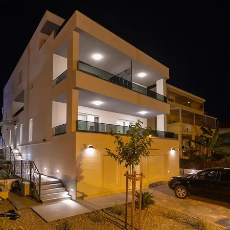 Fortis Bed and Breakfast Τρογκίρ